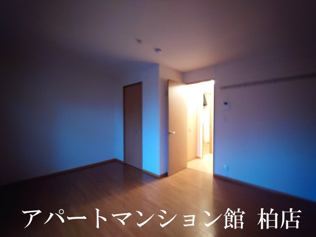 セレニティーホームズＡの居間・リビング