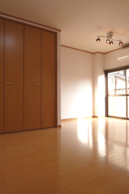 寿マンション【キャッシュバック対象物件】の居間・リビング|ゆったり過ごせる居間です