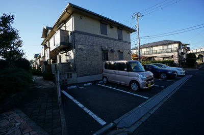 【駐車場】 | ロジュマンネサキB