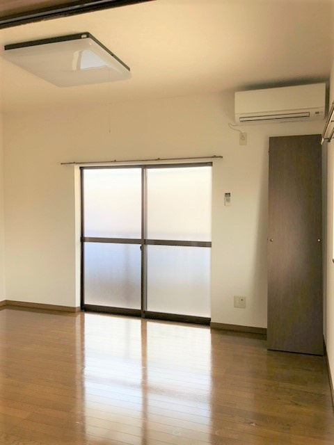 ベルメゾン一須賀Ⅲ号館の洋室|広々としてます。