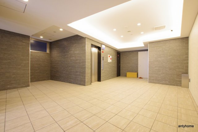 ヴィラセレーノ玉造本町　仲介手数料無料のロビー