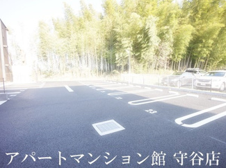【駐車場】