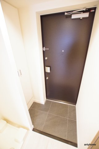 ララプレイス玉造パルク 仲介手数料無料の玄関