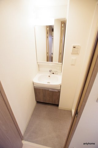 ララプレイス玉造パルク 仲介手数料無料の洗面所