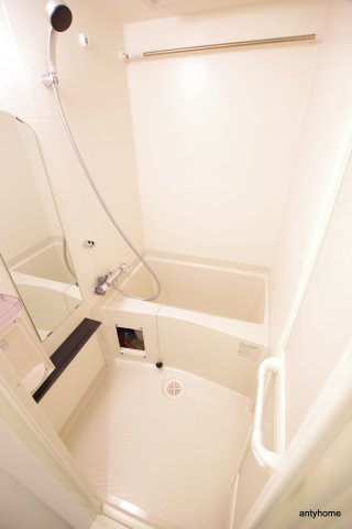 ララプレイス玉造パルク 仲介手数料無料の浴室