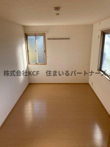 ハウスフリーデ五番館の洋室|使い勝手のいい洋室です