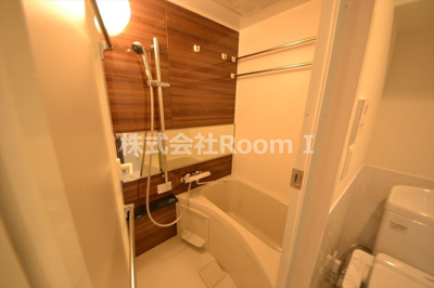 【浴室】 | TAT LYON TIMBER TOWN | コンパクトで使いやすいお風呂です