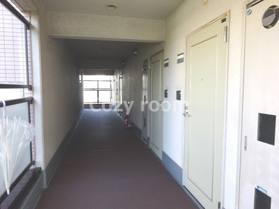 【その他共用部分】 | ベルハイム江坂 | 共有廊下です。