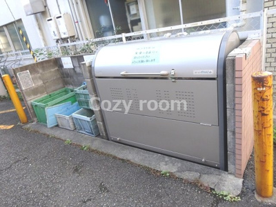 【その他共用部分】 | ベルハイム江坂 | 敷地内ゴミ置き場です。