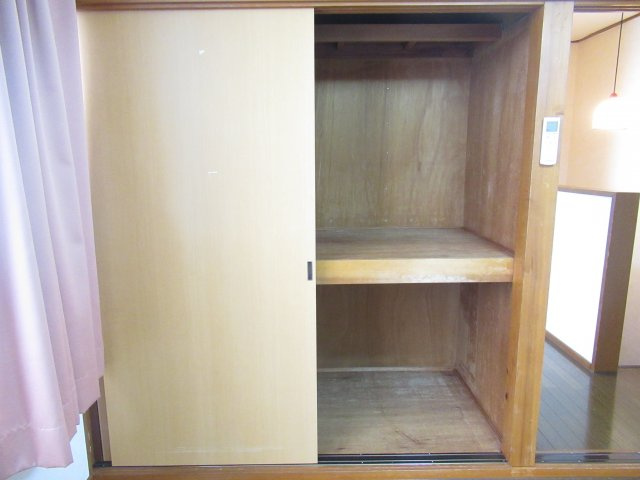 レ・アール南原の収納