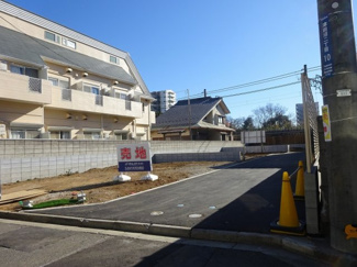 【前面道路含む現地写真】