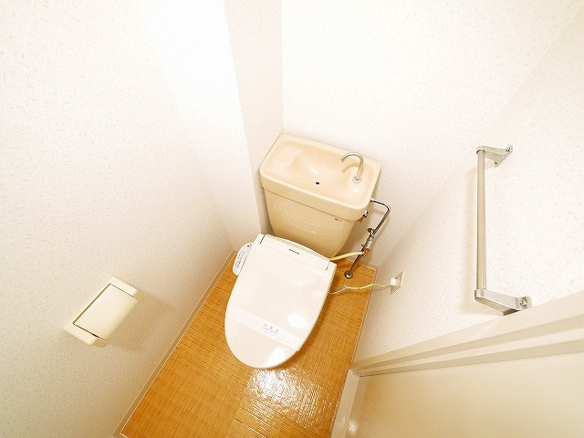 グランドパレス学園前のトイレ|コンパクトで使いやすいトイレです