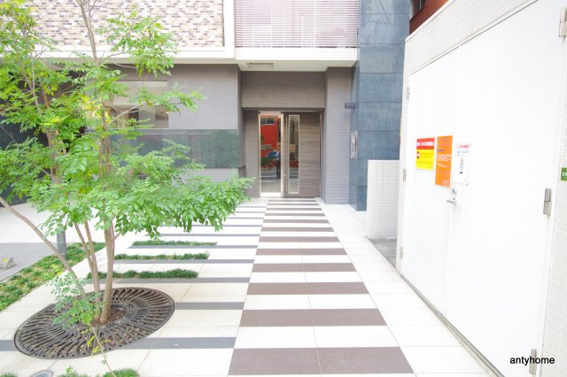 アスヴェル南森町　仲介手数料無料のエントランス