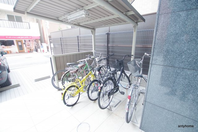 アスヴェル南森町　仲介手数料無料の駐車場