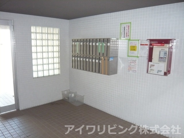 グリーンゲーブルス二番館のエントランス|【グリーンゲーブルス二番館】