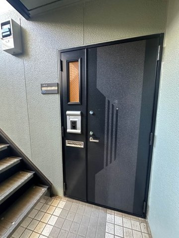 【セキュリティ】 | フレマリール仲町台弐番館 | 玄関扉はダブルロックキーになっています♪防犯性が高く、一人暮らしの方でも安心ですね！