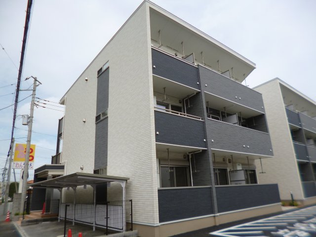 クレアーレ成田Ⅱの外観