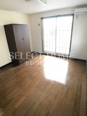 【寝室】 | メイプル羽根北 | 広くて明るい寝室