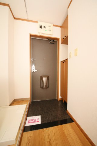 ニューコーポANOの玄関