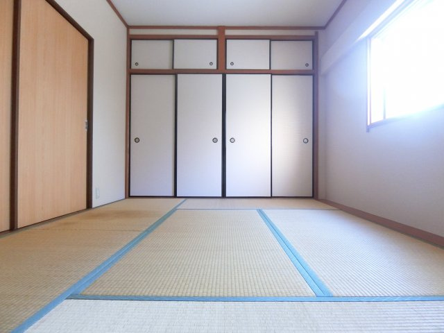 栄町ハイツの和室