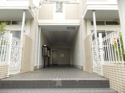 【その他共用部分】 | サニーウェル鈴蘭 | 入口も広々おしゃれ♪