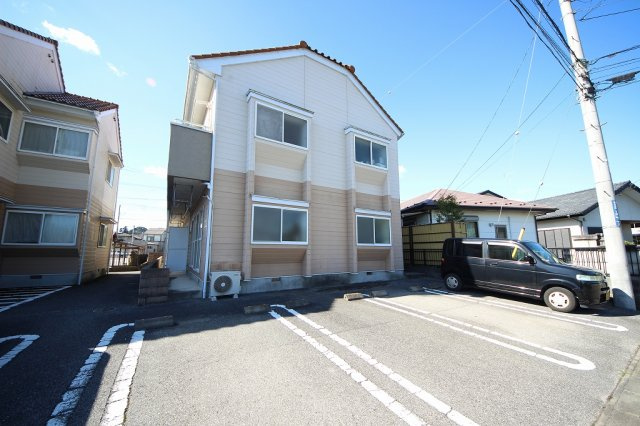 ライブハウスⅠBの駐車場|駐車場があるので、車を買う予定の方も安心です