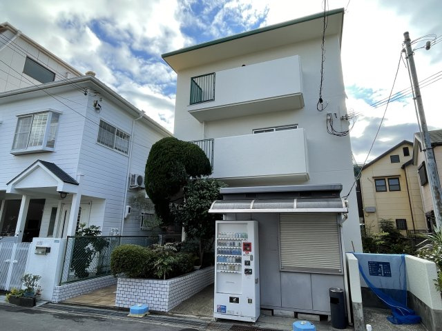 中野パレスの外観