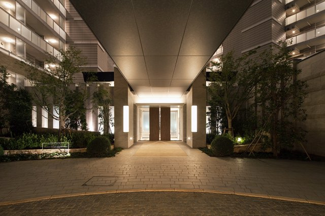 クレストプライムレジデンス　アベニュー壱番館　（川崎市幸区新小倉）のエントランス|落ち着いたエントランスです