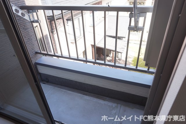 熊本市中央区弥生町のアパートのバルコニー