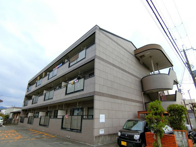 シャルム西之山の外観