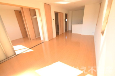 【居間・リビング】 | シャーメゾン日開野 | 使いやすい居間です