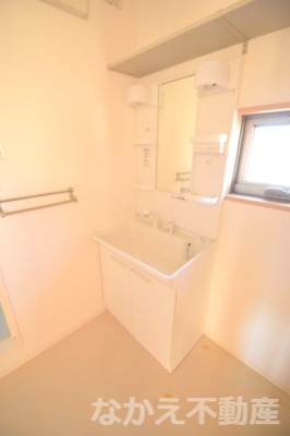 【洗面所】 | シャーメゾン日開野 | 広い洗面スペース