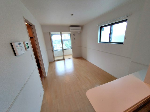 プランタンＧの居間・リビング