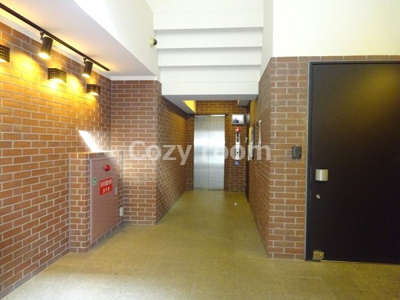 【ロビー】 | ドゥーエ江坂Ⅲ | 落ち着いたロビーです