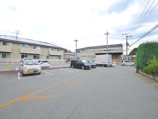 フルーエントⅣの駐車場|カースペースがあります