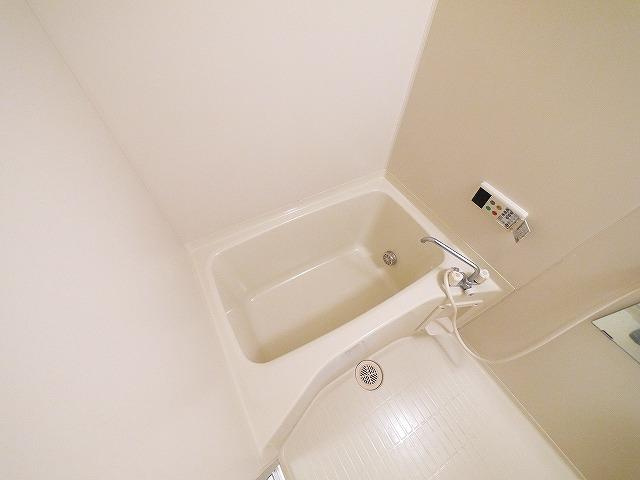 フルーエントⅣの浴室|コンパクトで使いやすいお風呂です