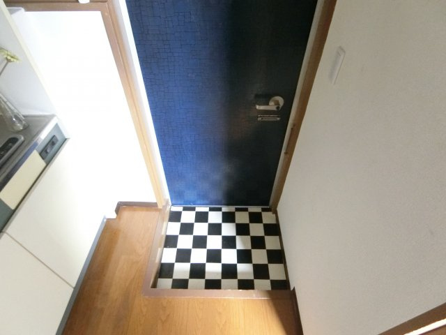 暁２１-0号館の玄関