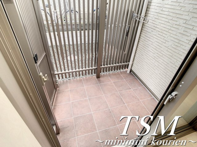 ＥＡＳＥ．Ｋｏｒｉｅｎのバルコニー