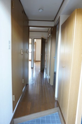 ユーミー・ＹＭＧ津志田の玄関