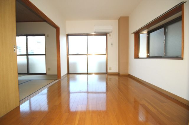 あざみのスクエアの内装|内装は落ち着いています