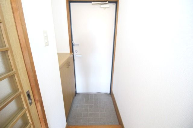 あざみのスクエアの玄関|収納もある玄関です