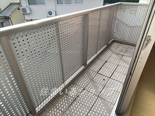 広島市安佐北区三入１丁目のアパートのバルコニー