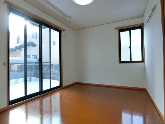 リビングタウン弓ヶ浜G棟の洋室