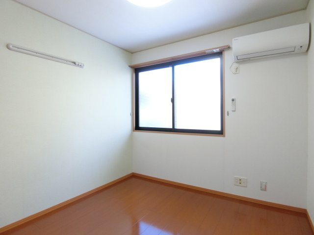 リビングタウン弓ヶ浜G棟の洋室