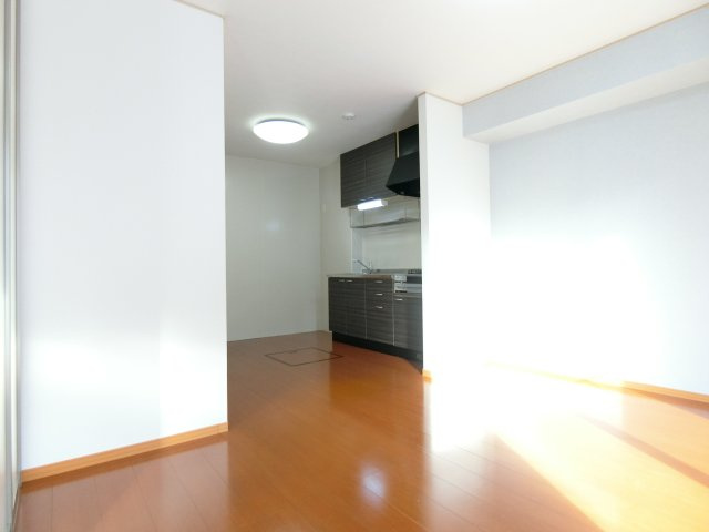 リビングタウン弓ヶ浜G棟の居間・リビング