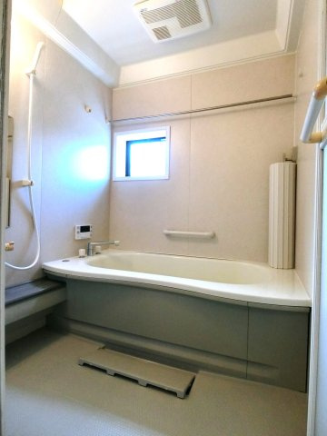 リビングタウン弓ヶ浜G棟の浴室