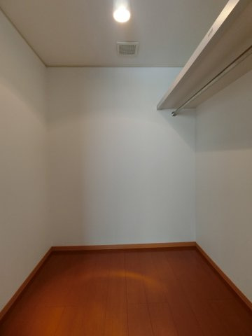 リビングタウン弓ヶ浜G棟の収納