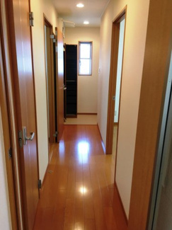 【エントランス】 | さくらいマンション石田浜 | ゆとりのあるエントランスです