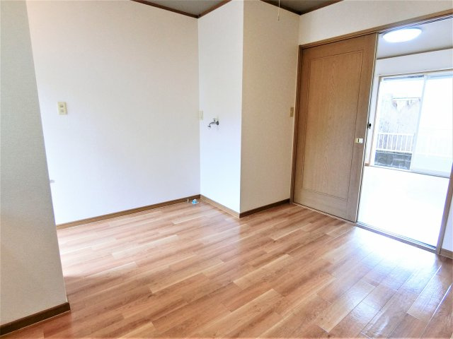 グリーンカサマハイツの居間・リビング