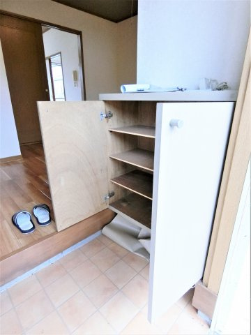 グリーンカサマハイツの玄関